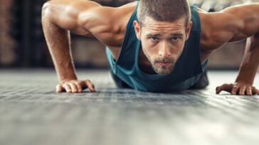7 Calisthenics Progressions That Take You From Push-Ups to Pull-Ups