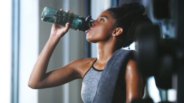 3 Hydration Checks That Tell You More Than Thirst