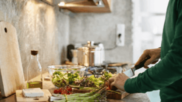 4 Nutrition Rules for Busy Weeks: How to Eat Well When Cooking Feels Impossible